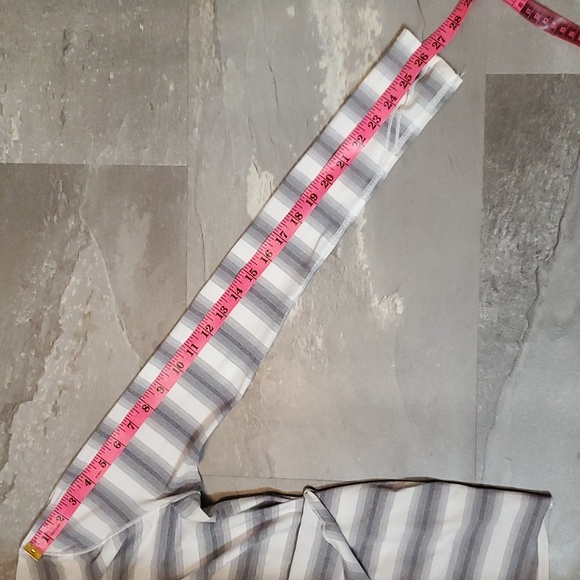 Lululemon Radiant long sleeve top. Striped grey and white. Size 6. Faux wrap. - Picture 10 of 10